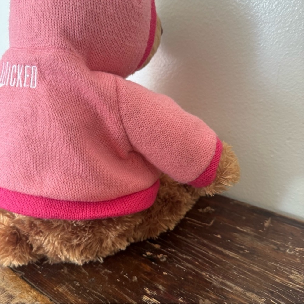 Wicked Gund Bear NWT
Bloomingdale's Wicked Little Pink Bear - Picture 10 of 16